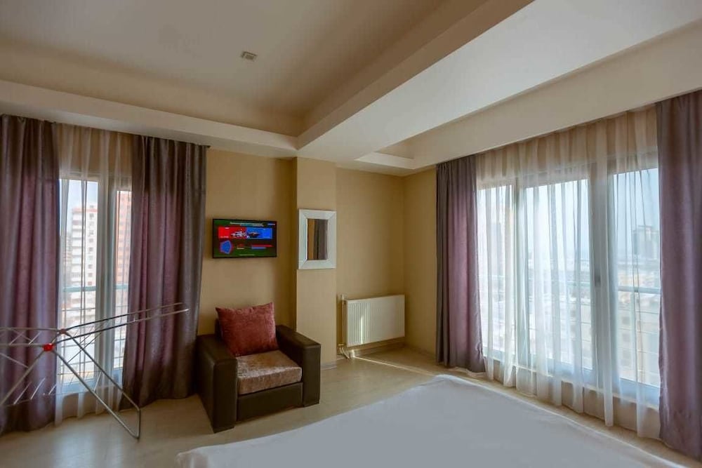 Hotel Diplomat Suites 36/44
