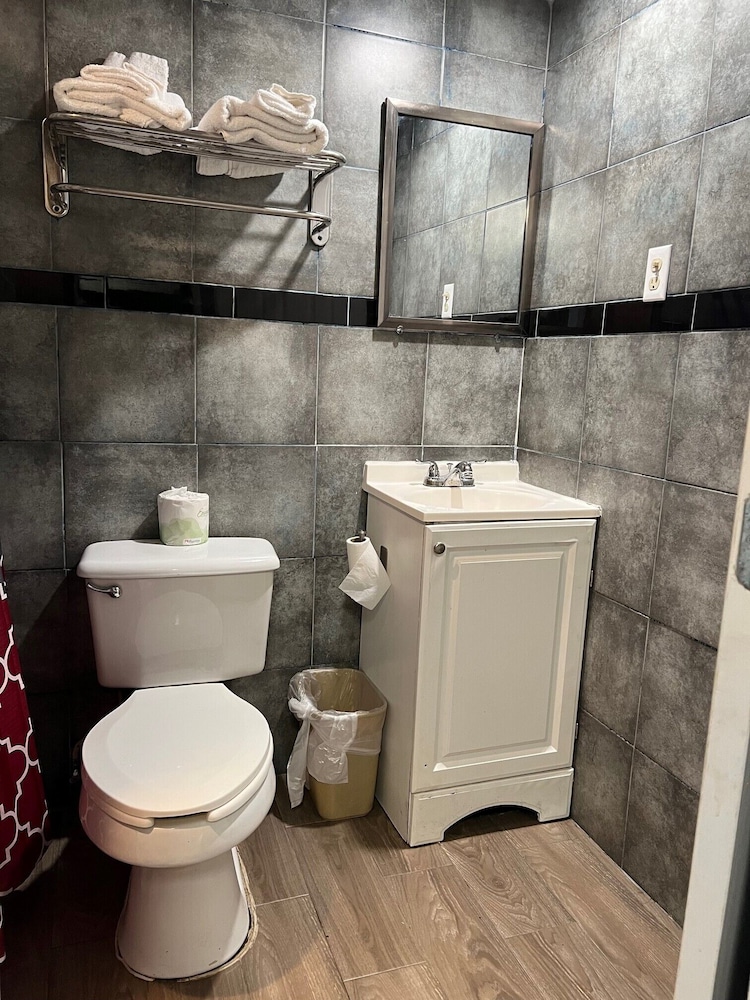 Mini, Studio, King Bed, Kitchen، R Nite Star Inn & Suite 5/5