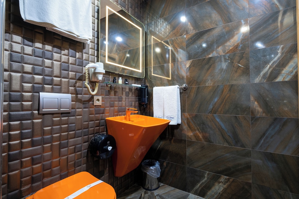 La Wisteria Boutique Hotel 66/66