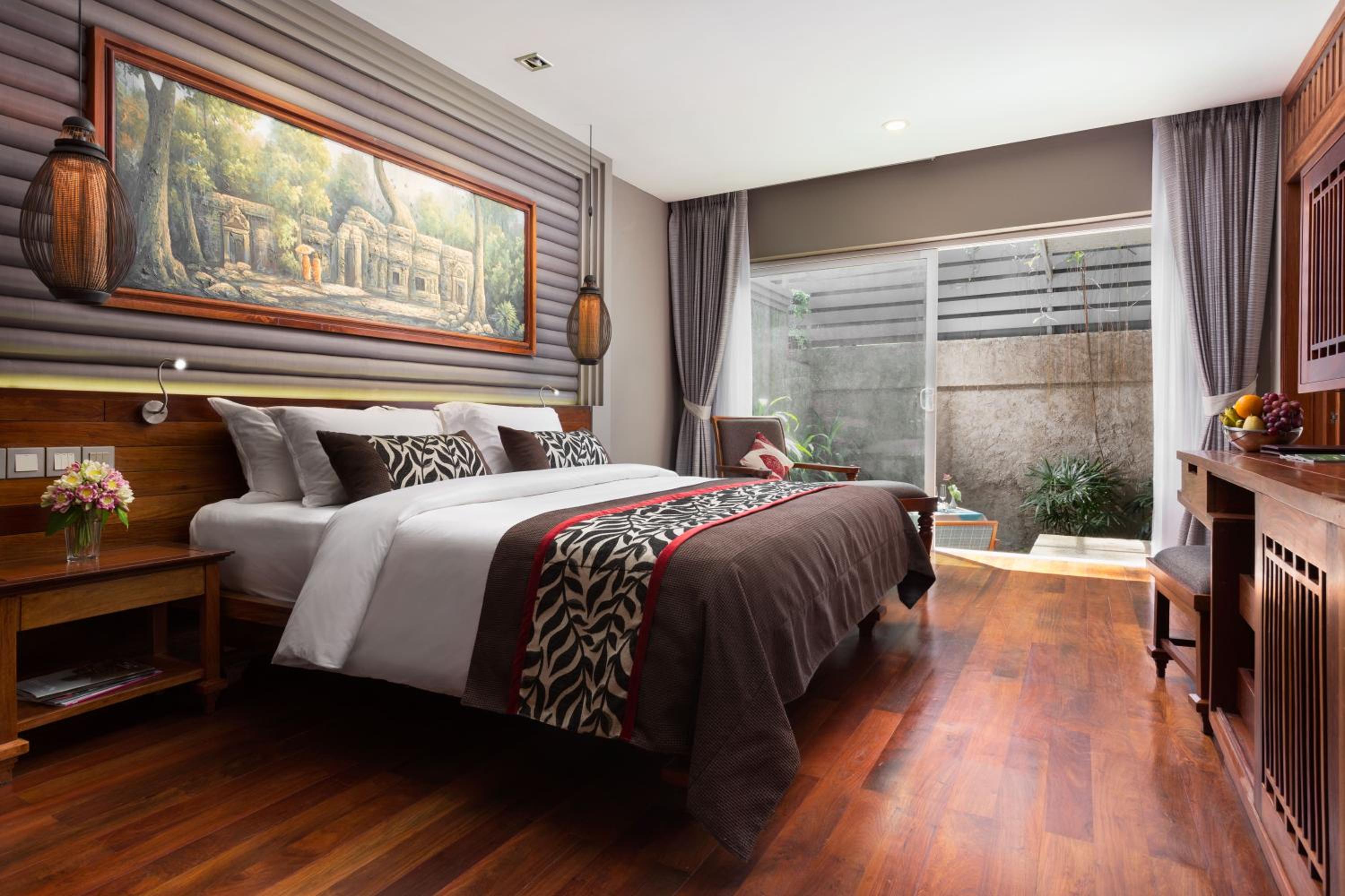 LUXURY ROOM