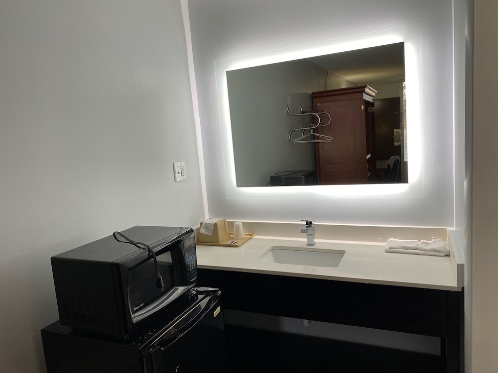 Budget Inn Roxboro 11/32