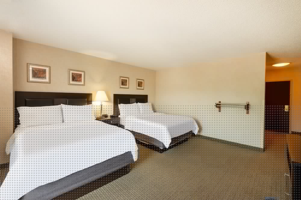 Holiday Inn Express & Suites North East (Erie I-90 Exit 41) 20/60
