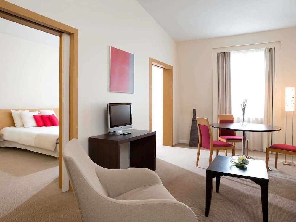 Novotel Paris La Defense Esplanade 42/72