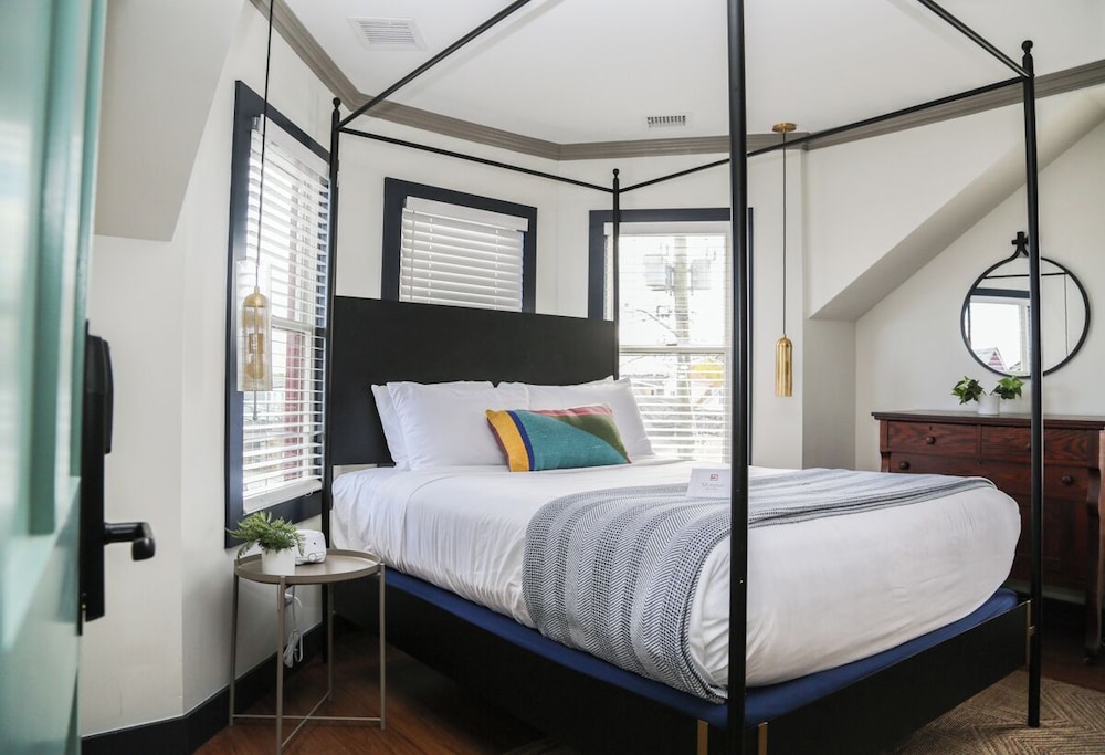 Hotel Ginger 30/59