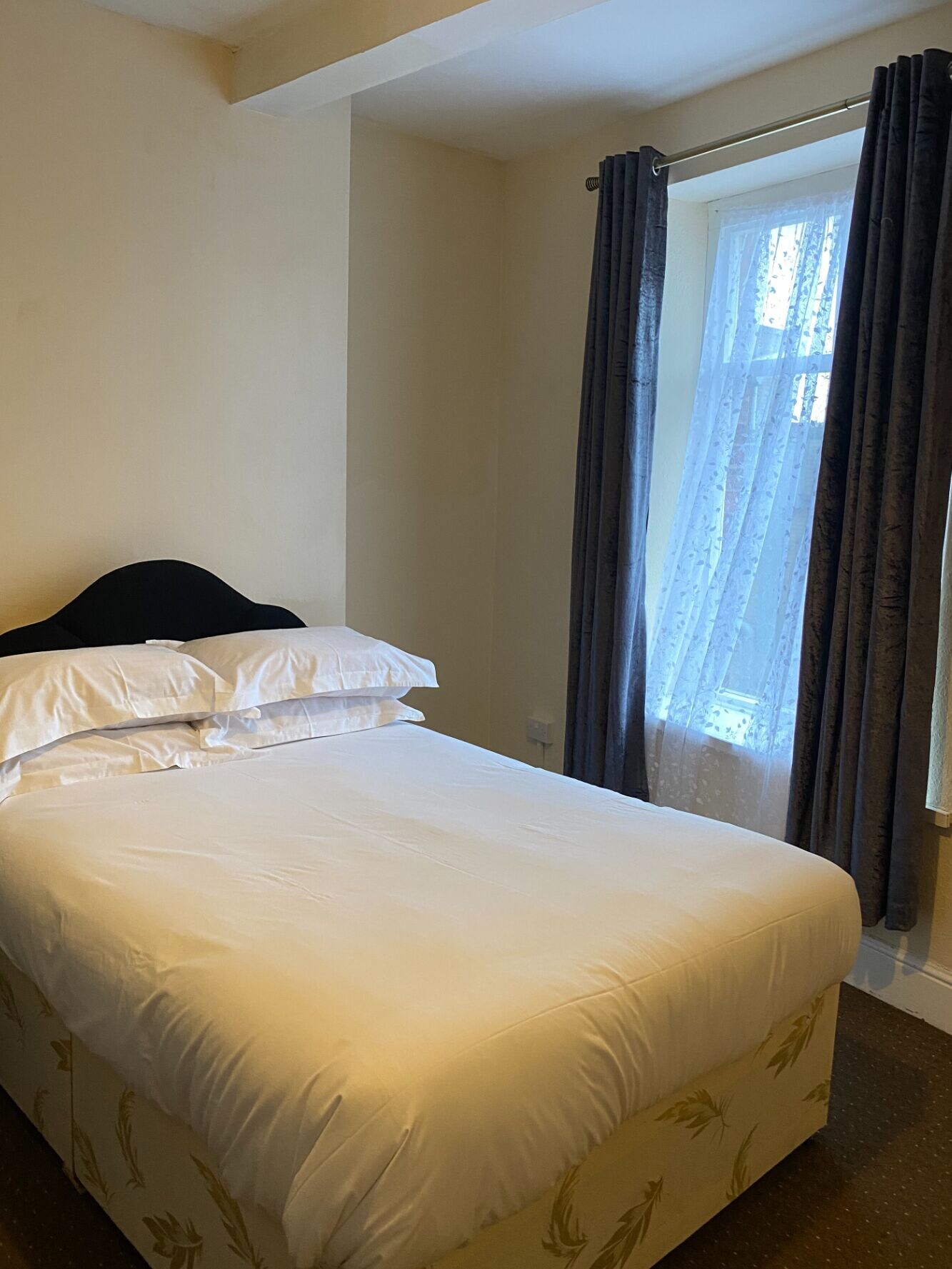 Room at OYO Newport Lodge, NEWPORT (UK)
