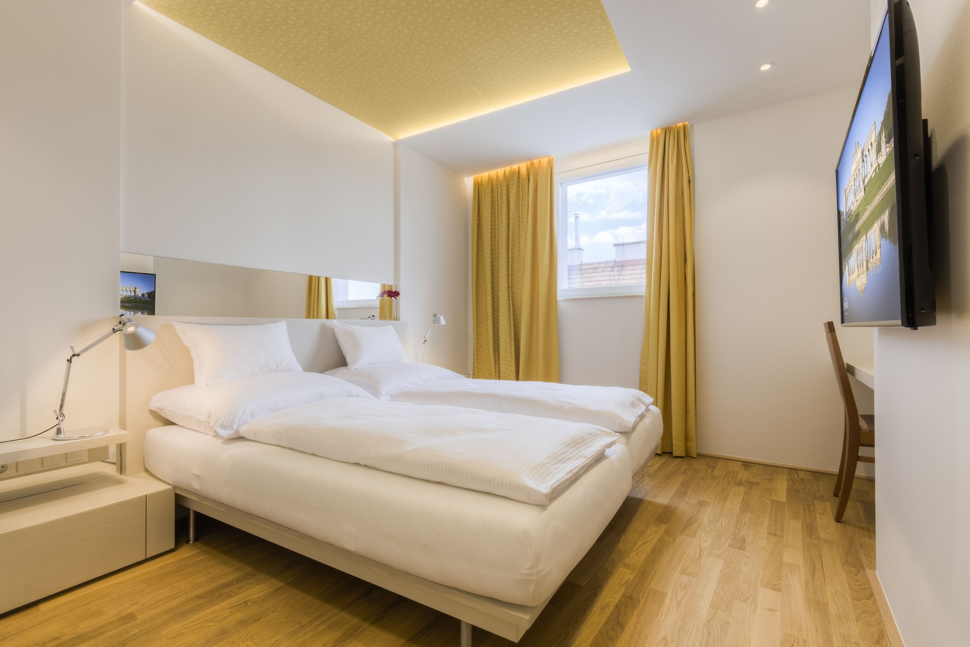 2 Bedrooms, Supreme, Apartment, King and Twin Beds