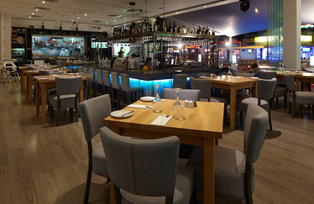 Melpo Antia Hotel & Suites 50/69