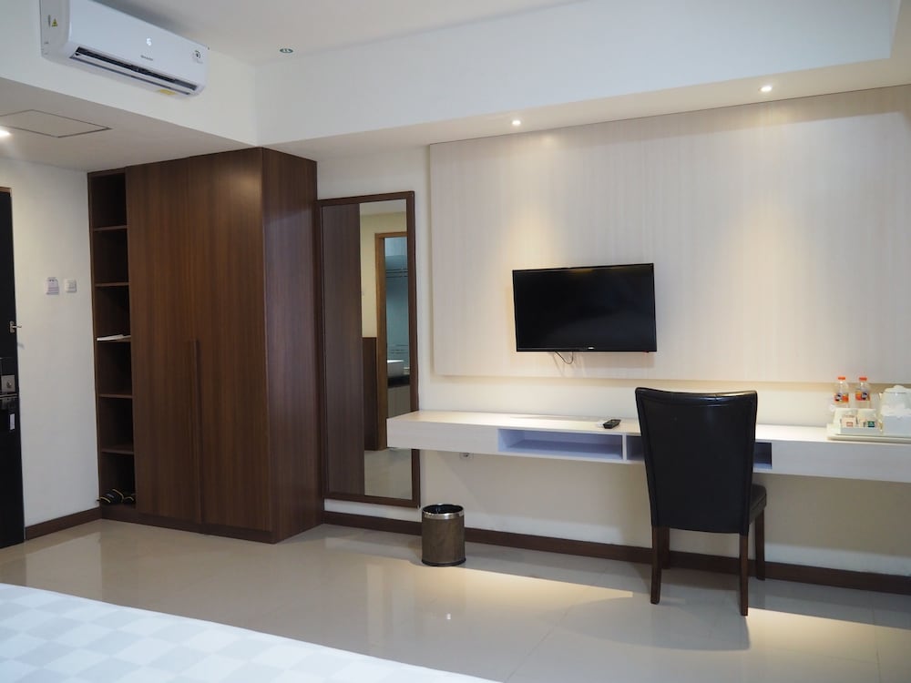Luminor Hotel Banyuwangi Yos Sudarso 62/70