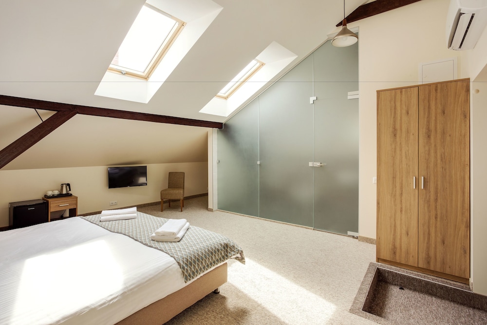 Old Town Trio Hotel 18/54