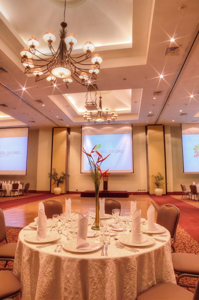 Sol de Oro Hotel And Suites 57/65