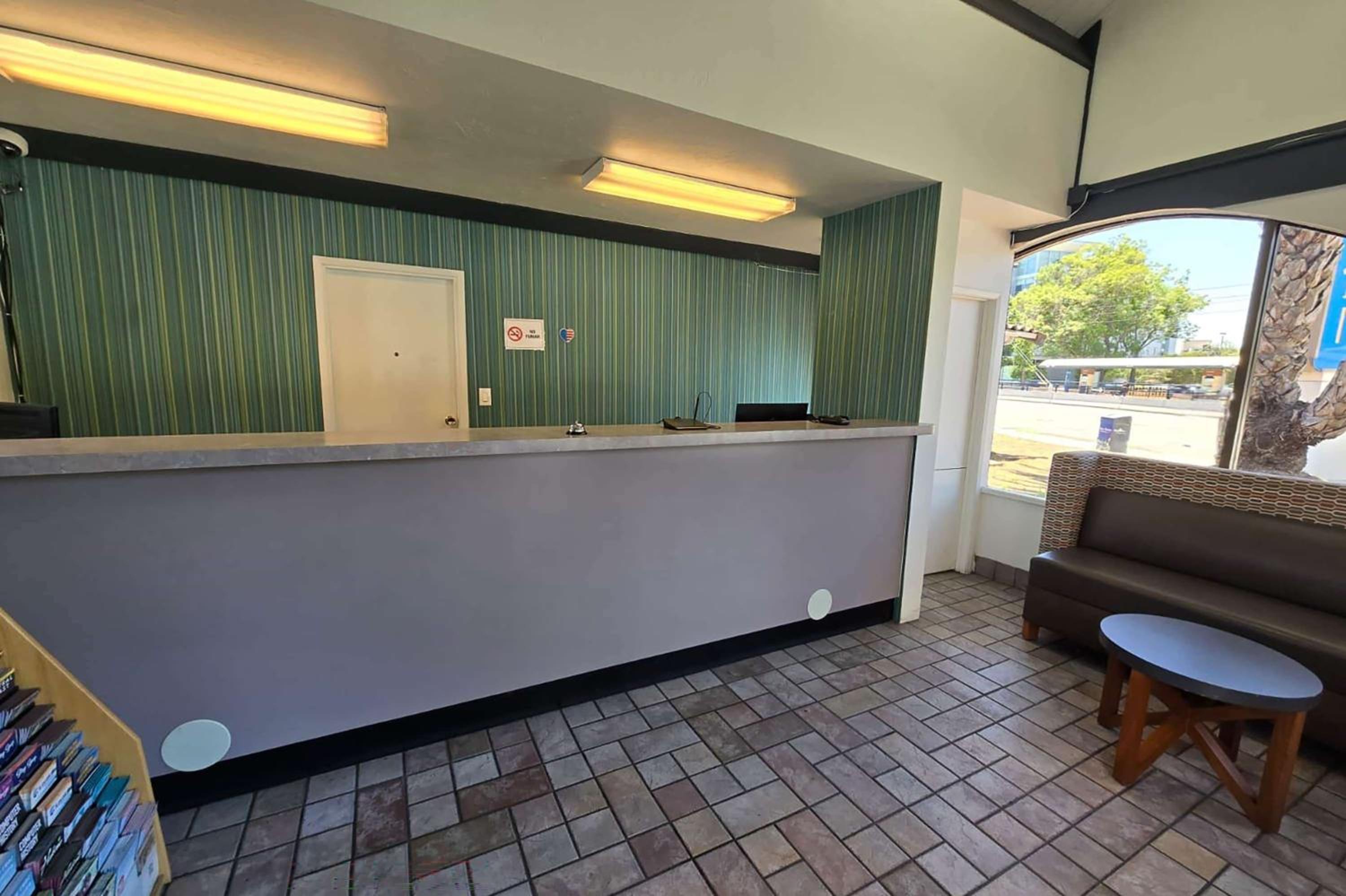 Super 8 by Wyndham San Jose Airport 3/32