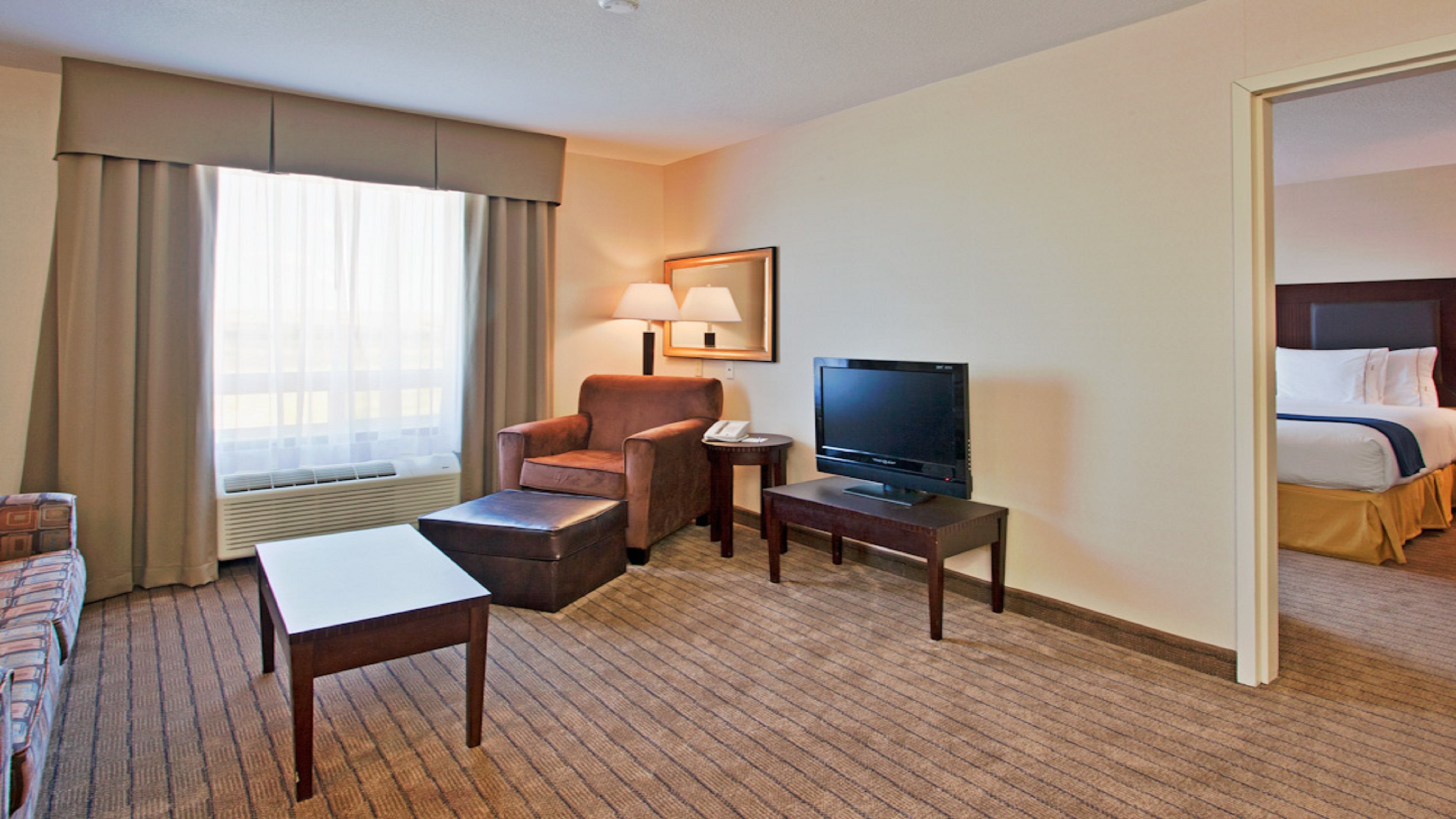 Holiday Inn Express Hotel Suites Swift Current 50/74