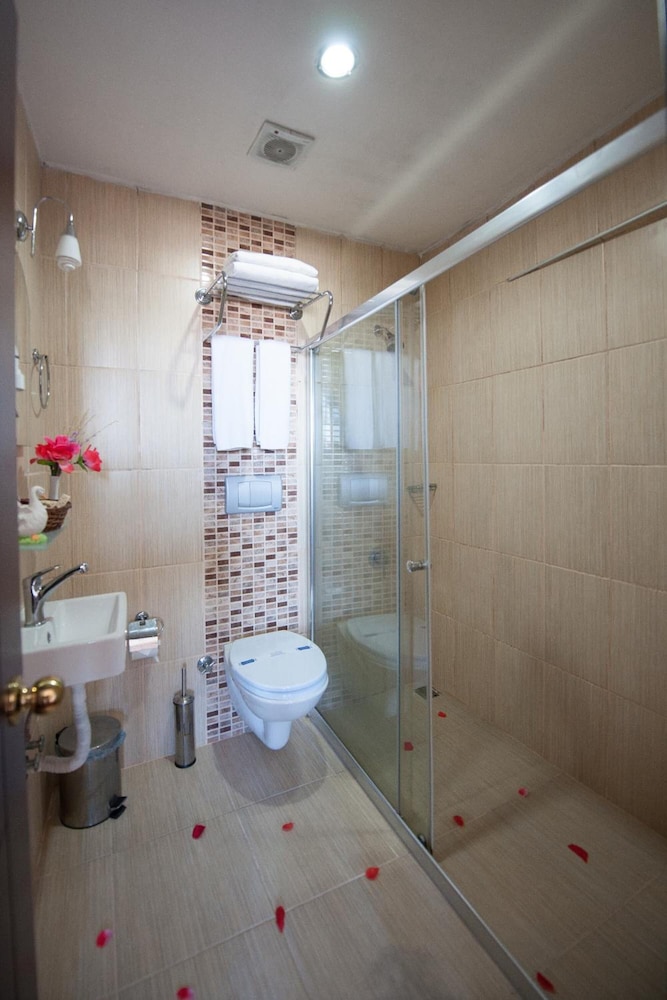 Golden Horn Bosphorus Hotel 63/64
