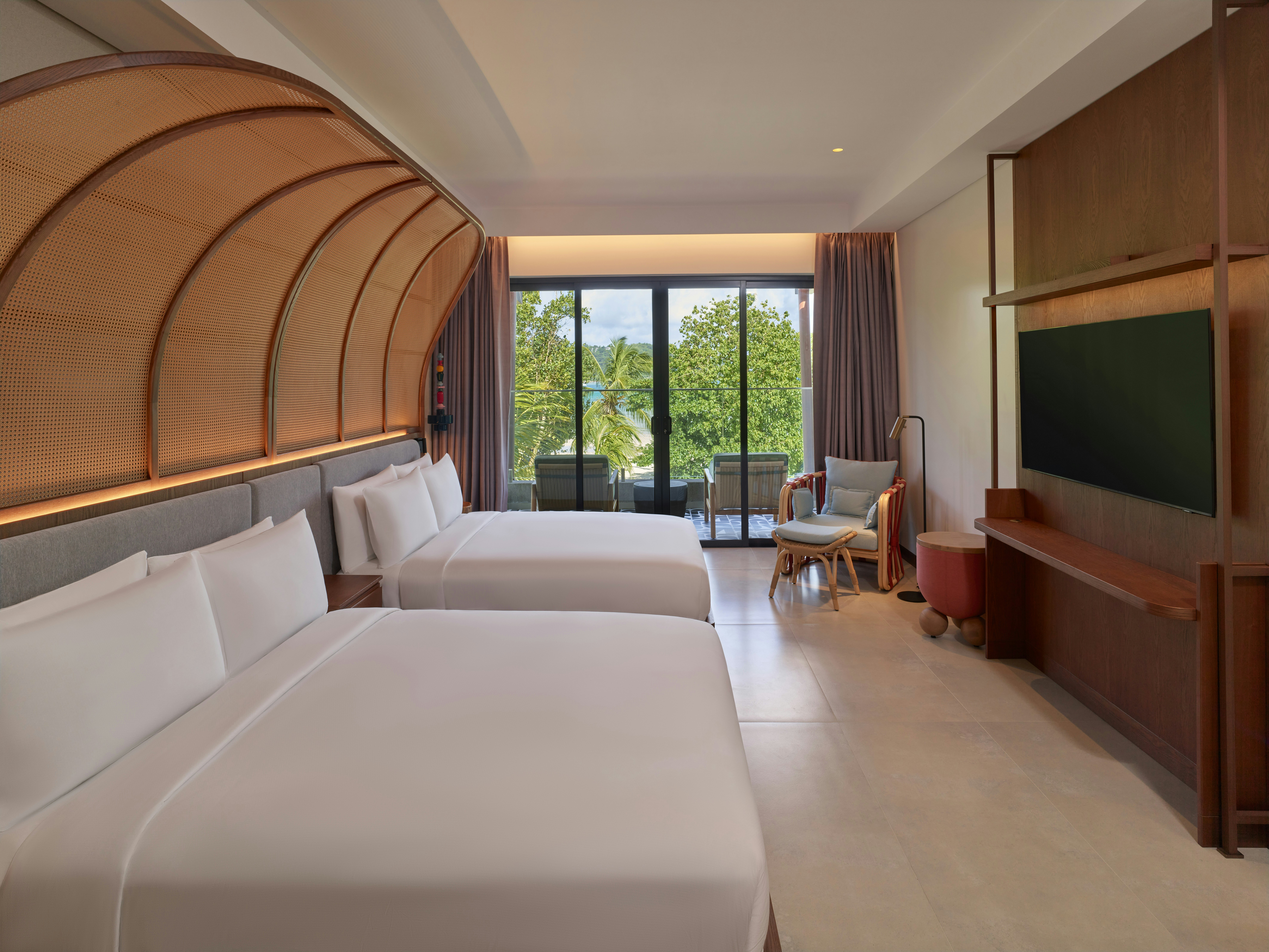 2 BEDROOMS, SUITE, KING BED
