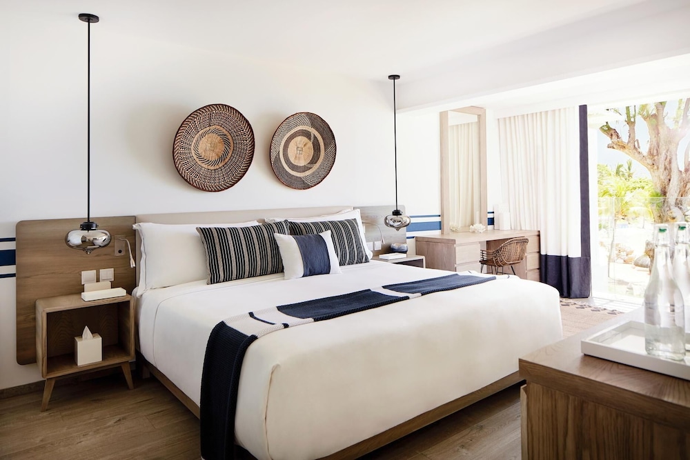 LUX Grand Gaube Resort and Villa 28/80
