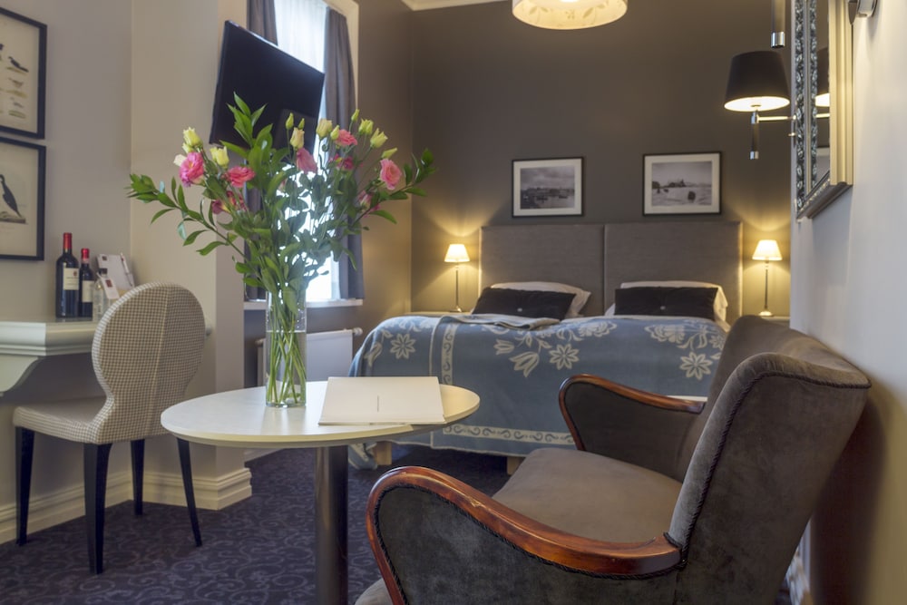 Reykjavik Residence Hotel 63/75