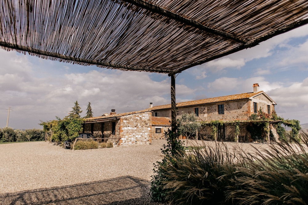 LOCANDA IN TUSCANY 44/50