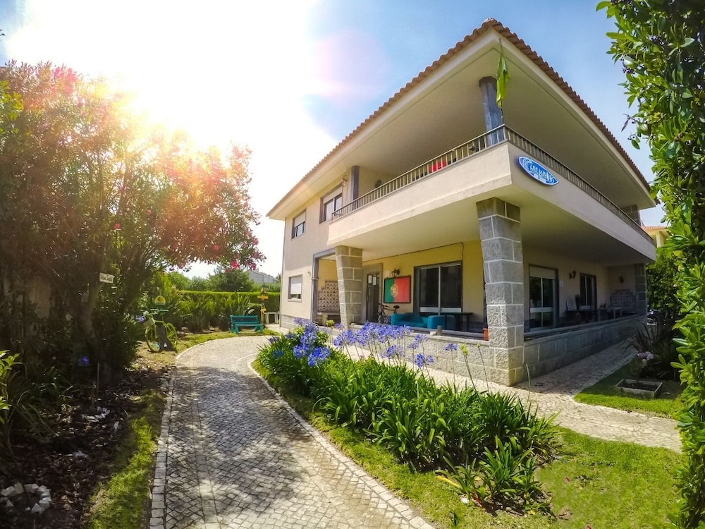 Carcavelos Surf Hostel 3/31