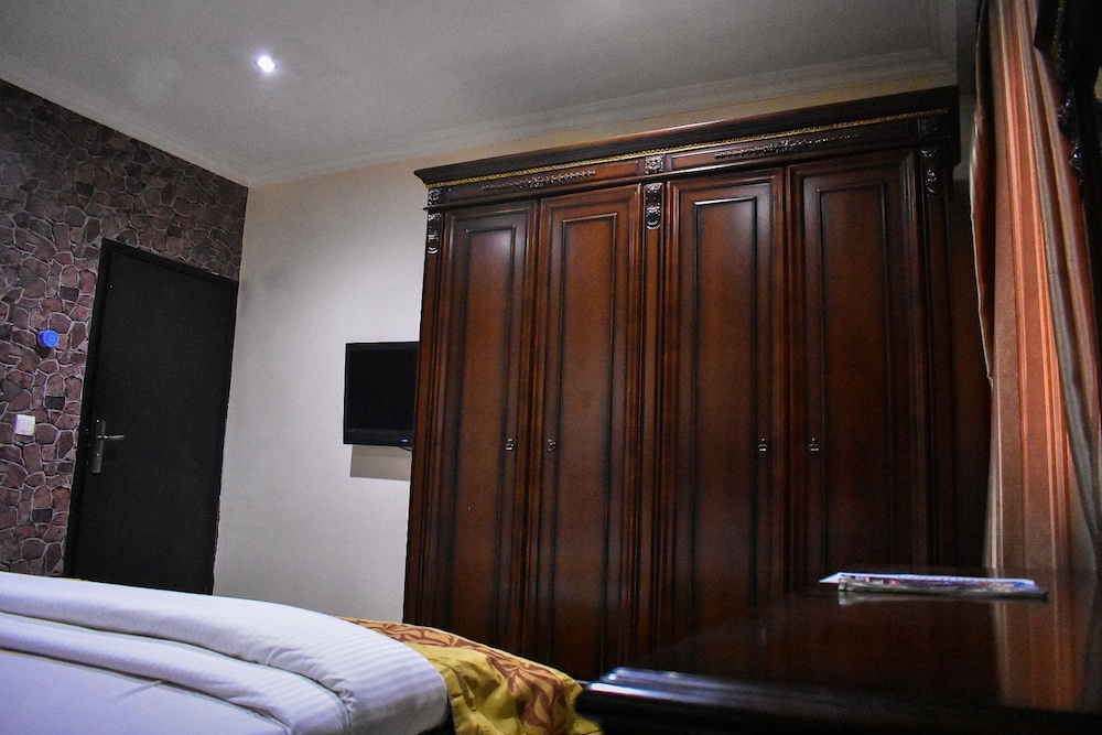 Beni Apartment And Suites 18/50