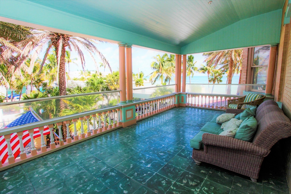 The Mansion On The Sea 25/50