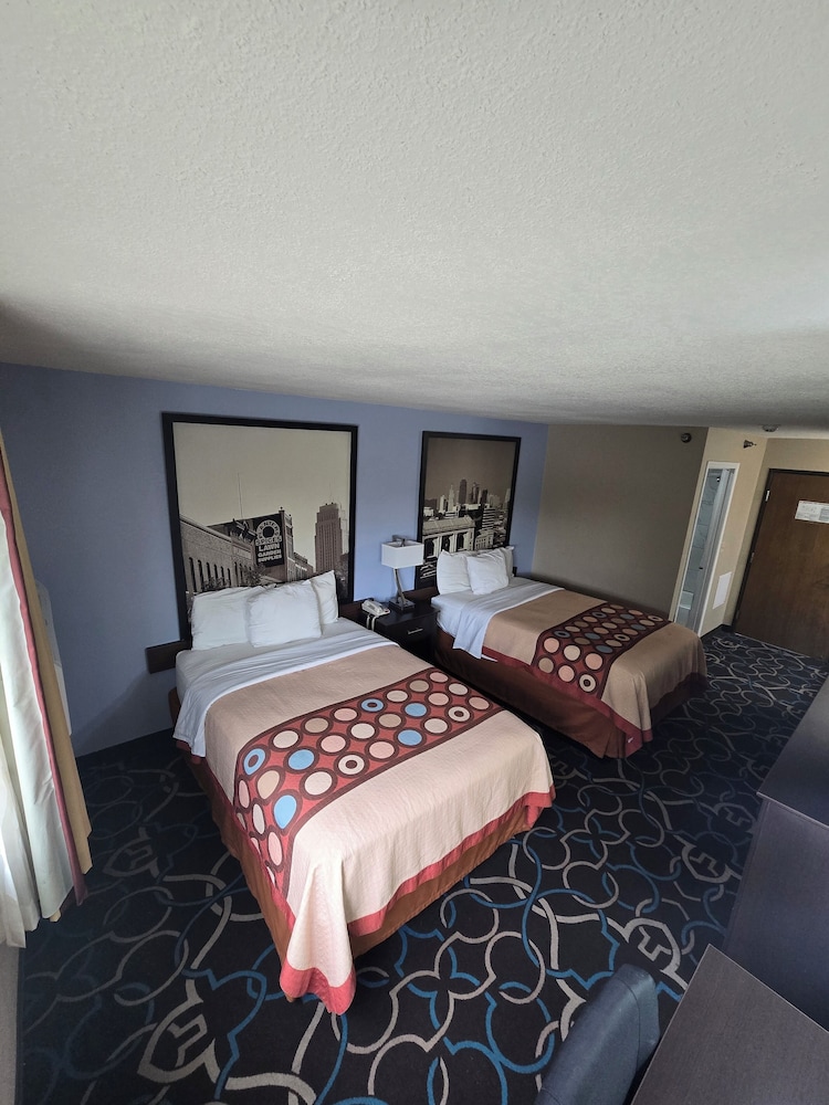 غرفة بسريرين مزدوجين، Super 8 By Wyndham Kansas City 6/10
