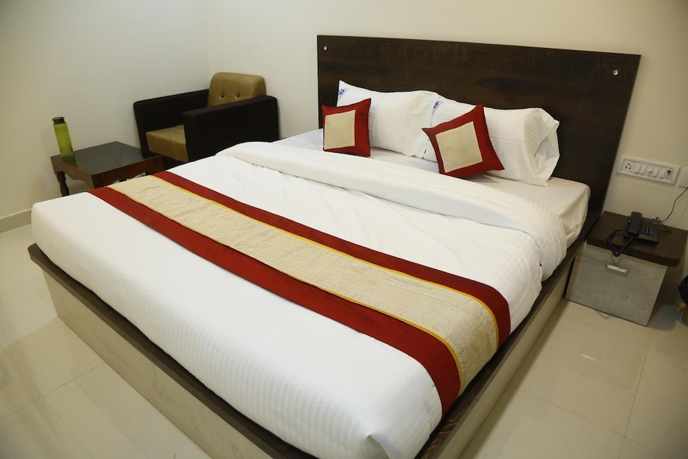 Balaji Residency 35/51