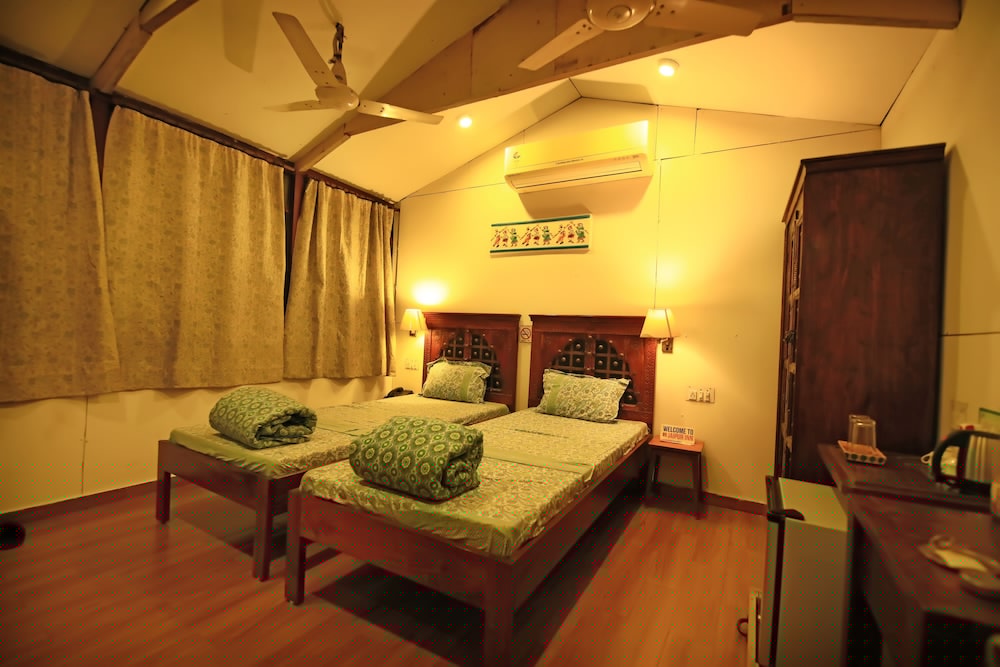 Jaipur Inn 38/62