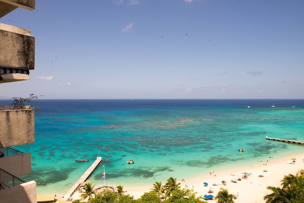 Baywatch Beach at Montego Bay Club 14/25