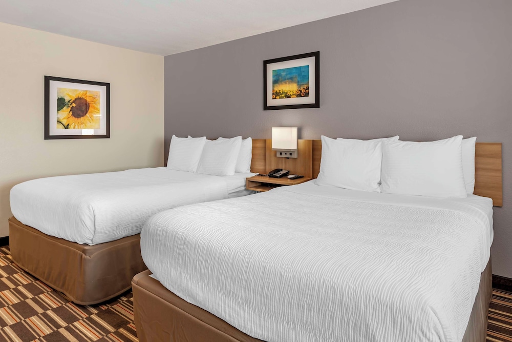 Standard, 2 Queen Beds