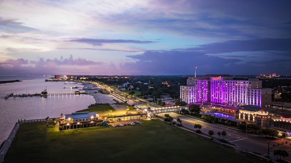 Harrah's Gulf Coast - A Caesars Rewards Destination 45/48