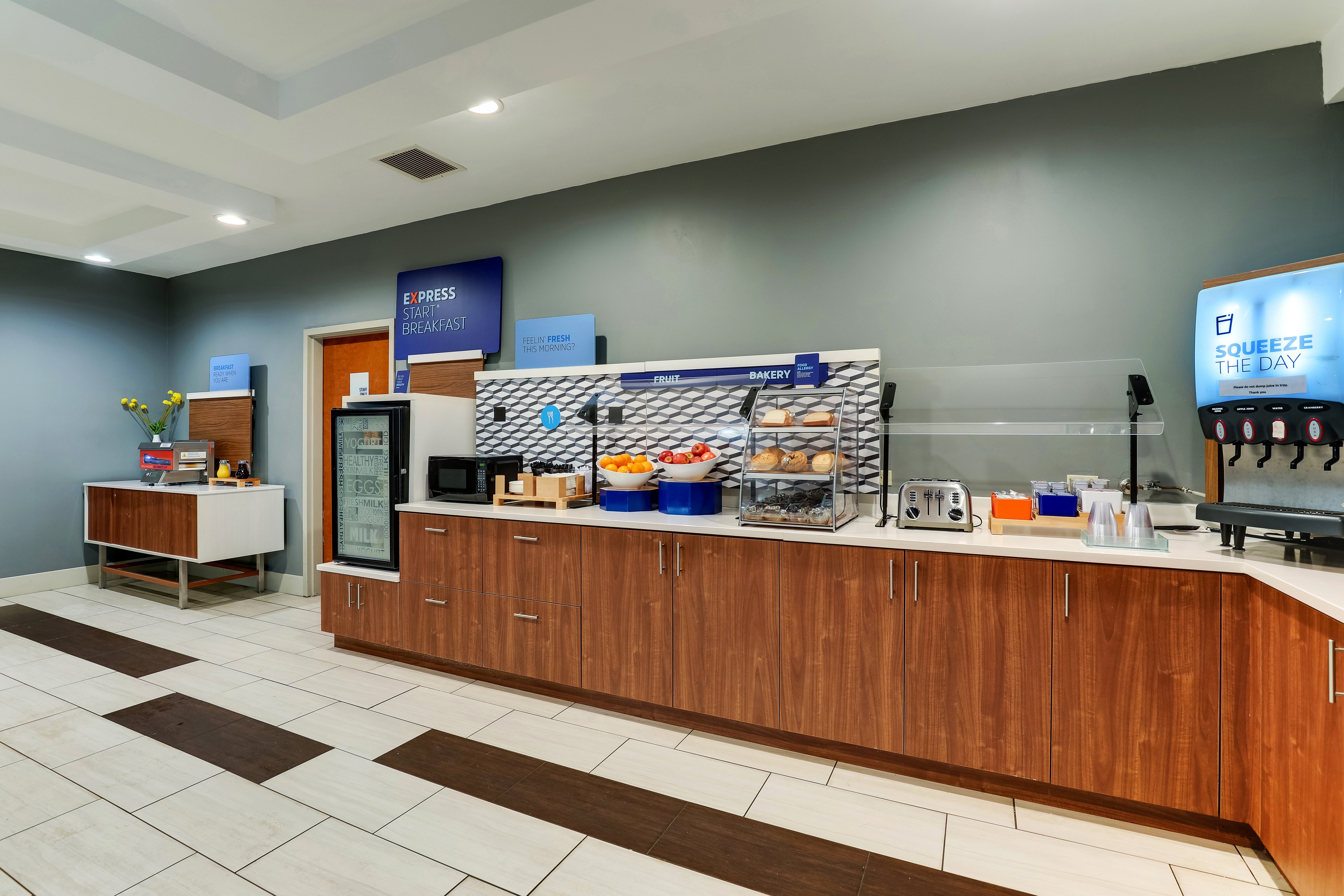 Holiday Inn Express & Suites Bryan - Montpelier 11/50