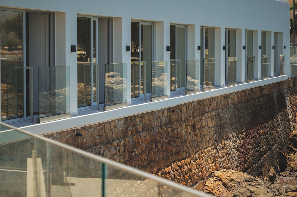 Elia Sea Suites 61/72