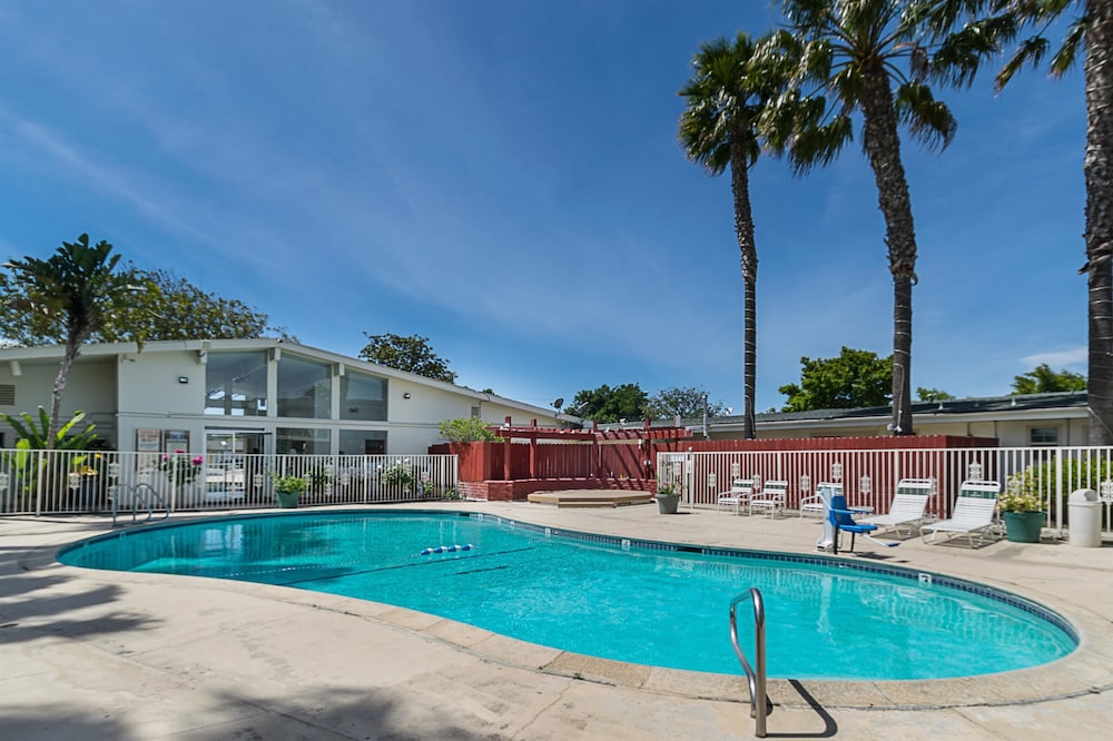 Motel6 Santa Maria, CA - South 51/56