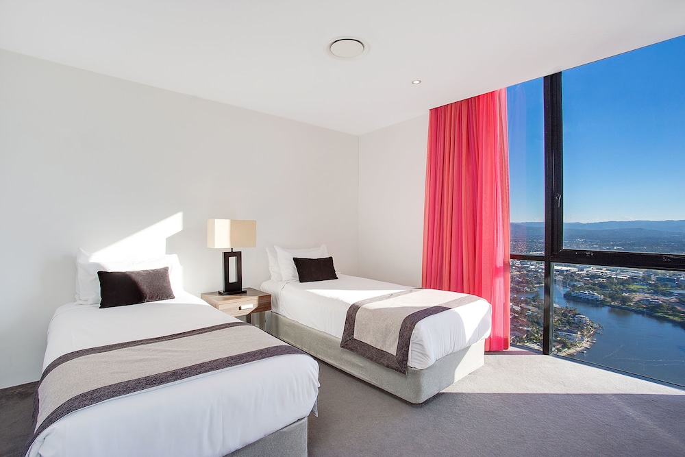 Mantra Circle on Cavill Surfers Paradise 17/50