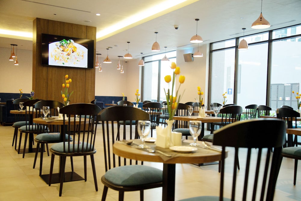 Grand Kingsgate Waterfront 34/48