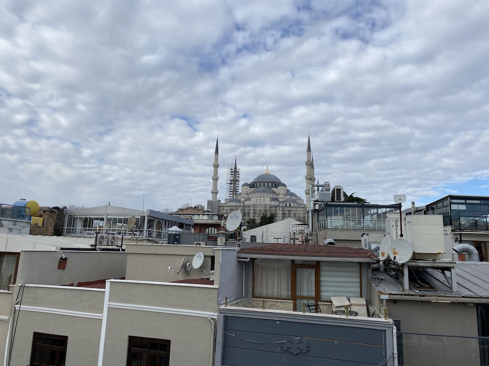 FERMAN HOTEL 4/72