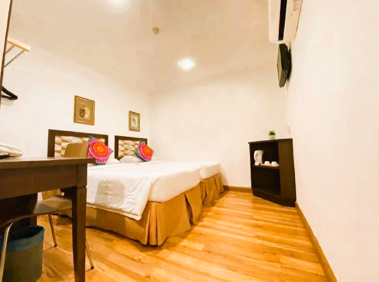 Room, Double or Twin Bed, No Window، Desa Queenspark Hotel 7/10