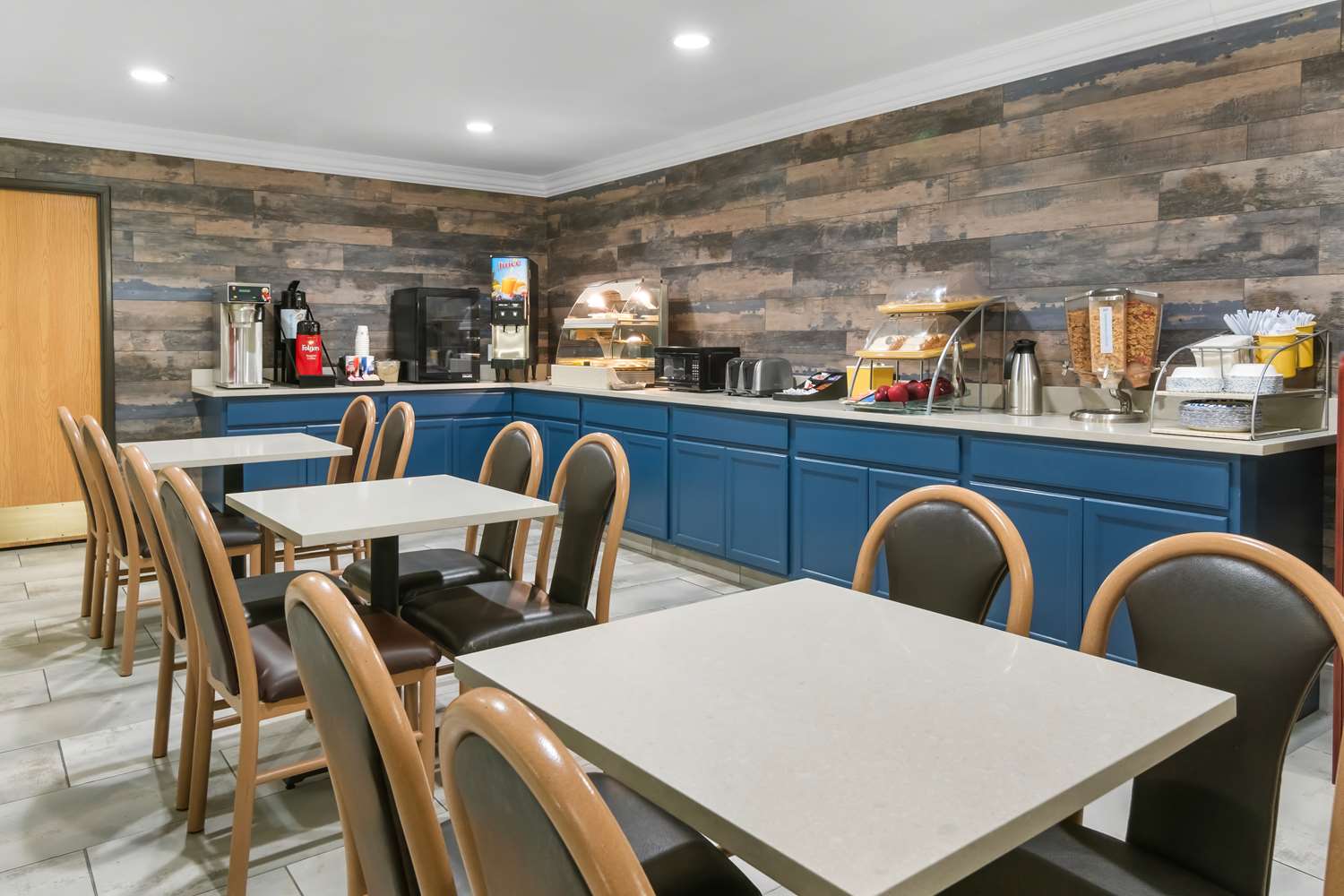 Surestay Plus Hotel By Best Western Benbrook Ft Worth 10/16