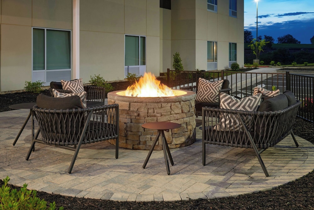 Towneplace Suites By Marriott Calhoun 26/50