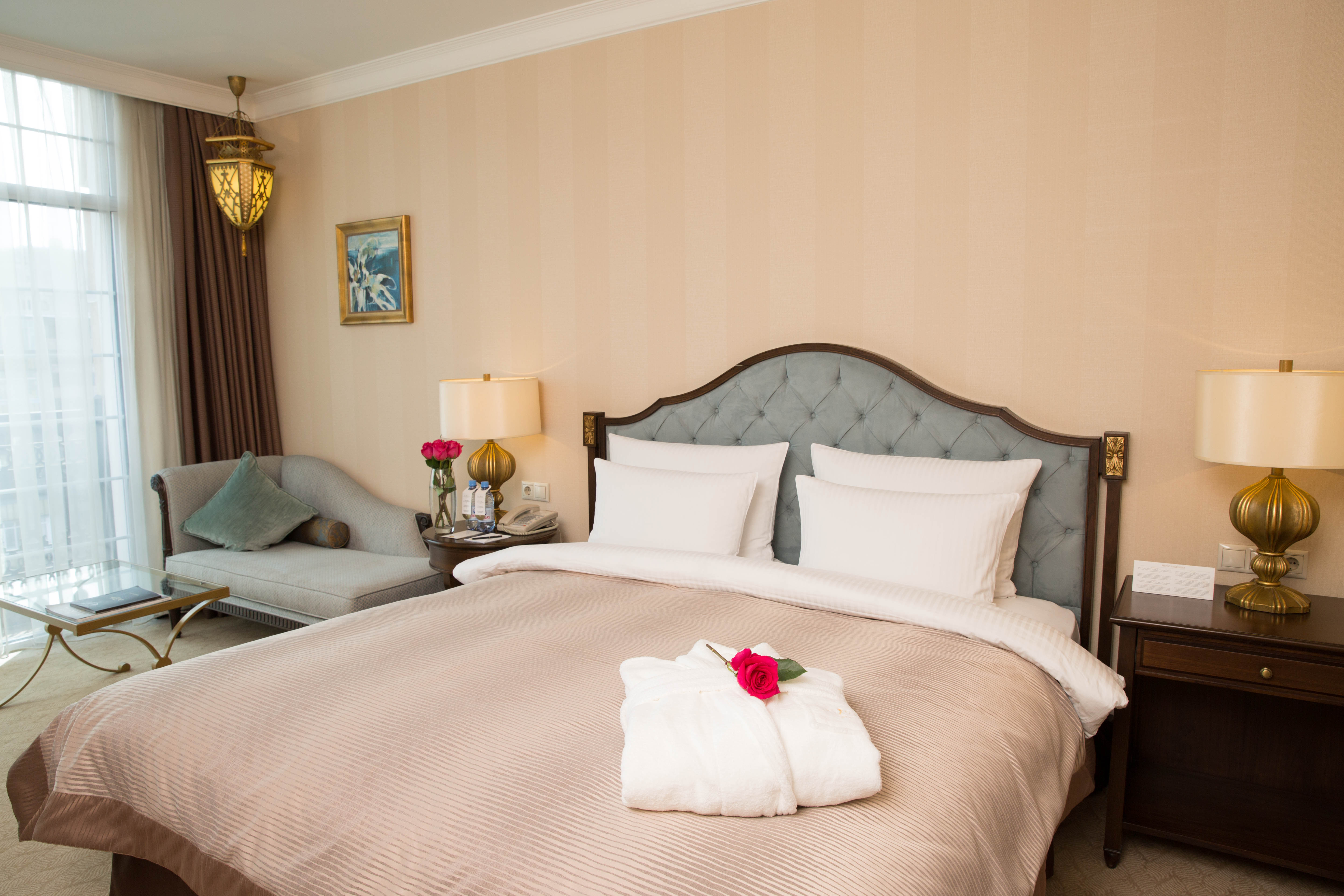SUPERIOR, KING BED