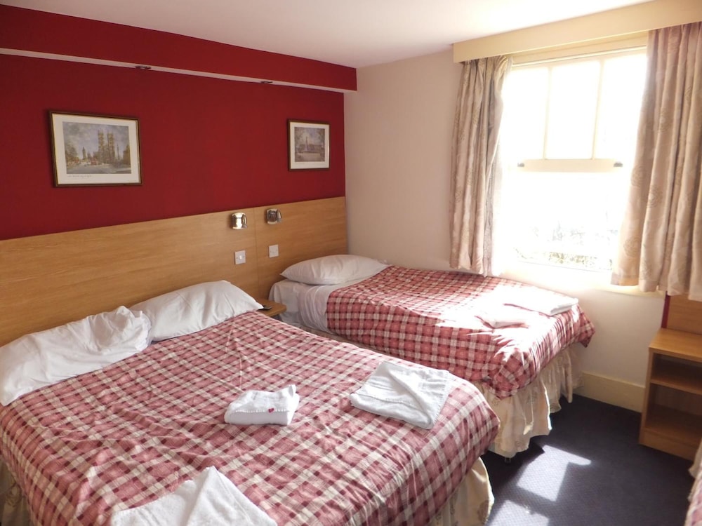 Carlton Hotel 21/67