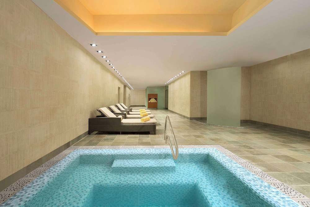 Grand Hyatt Doha Hotel and Villas 31/65