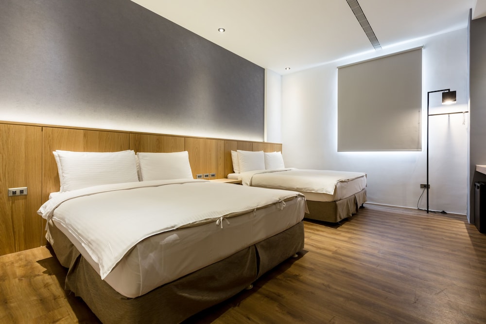 Green Hotel 13/70