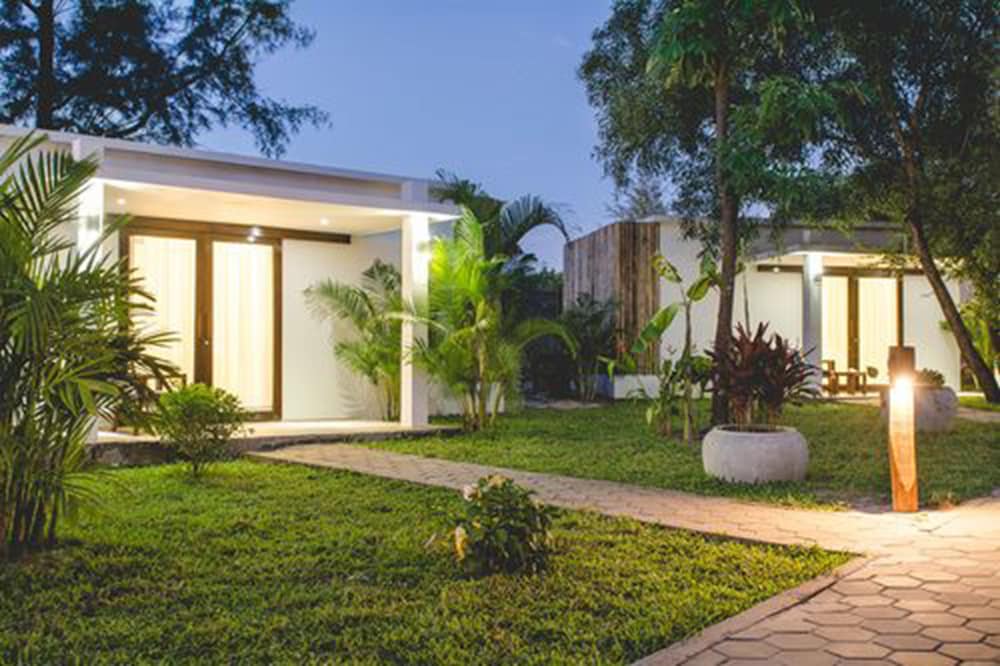 Sahaa Beach Resort 41/48