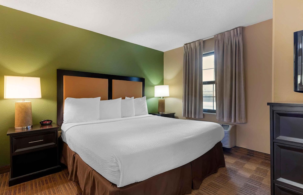 Extended Stay America Oakland - Alameda Airport 16/48