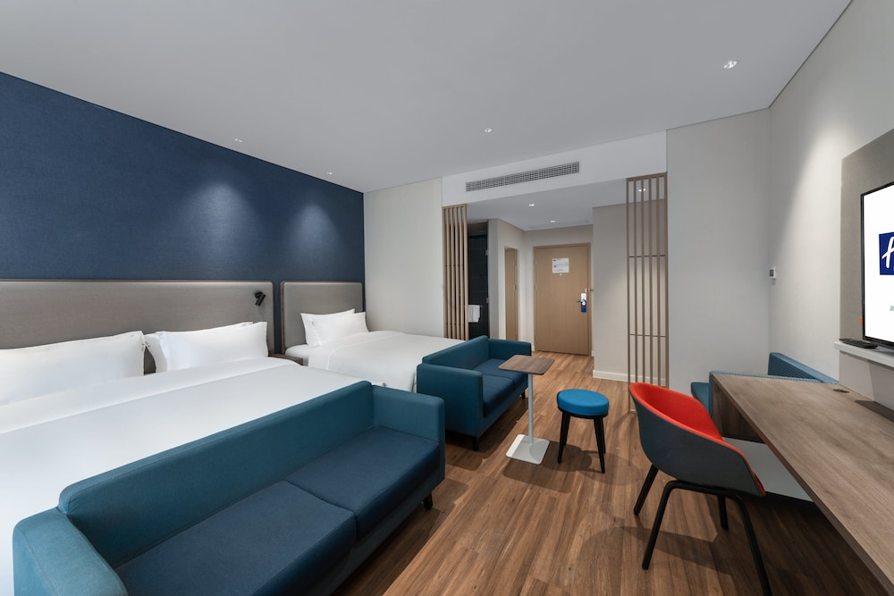 Holiday Inn Express Jingdezhen Ancient Town 17/45