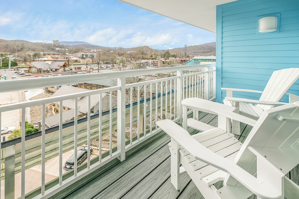 Margaritaville Resort Gatlinburg 4/75