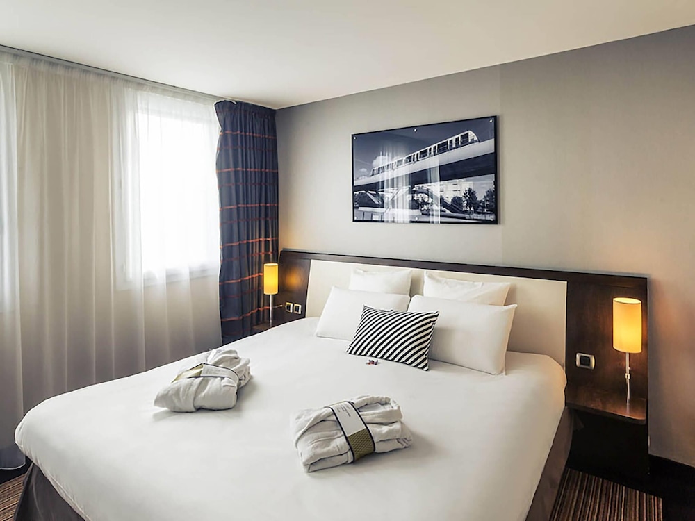 PRIVILEGE, DOUBLE BED
