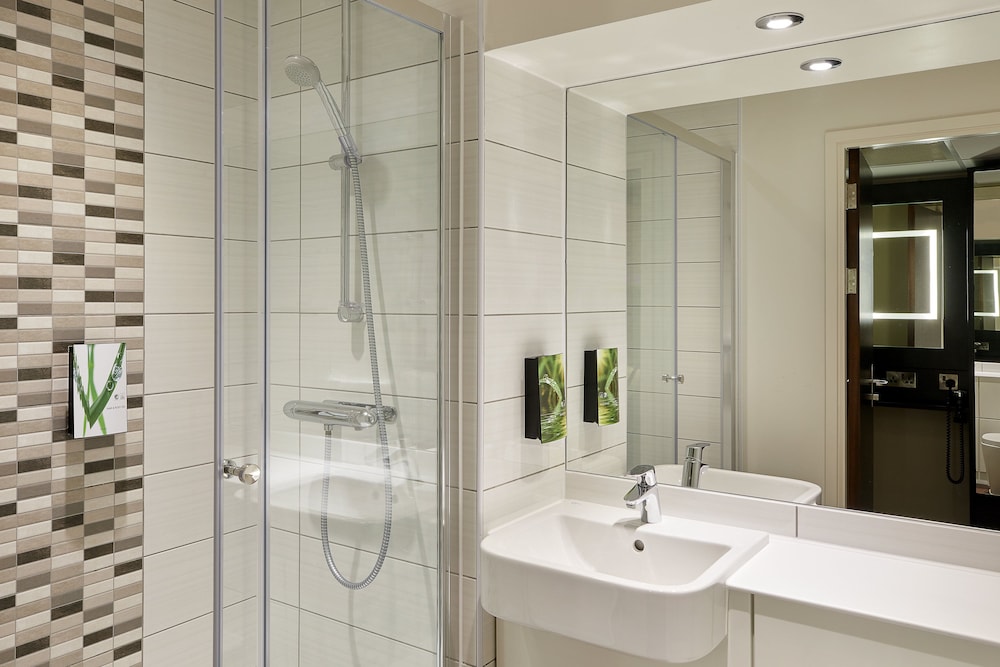 Premier Inn Stoke/Trentham Gardens 45/49