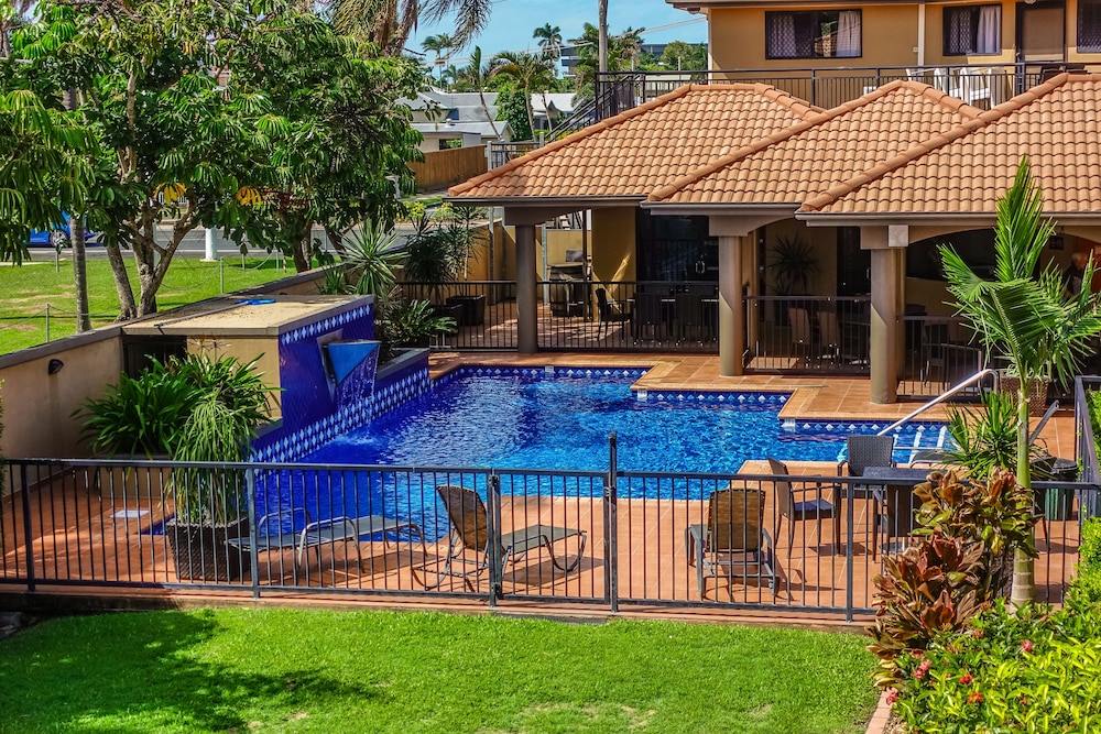 MACKAY RESORT MOTEL 5/65